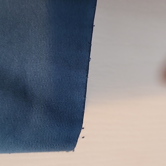 Ladies top - Picture 4 of 4